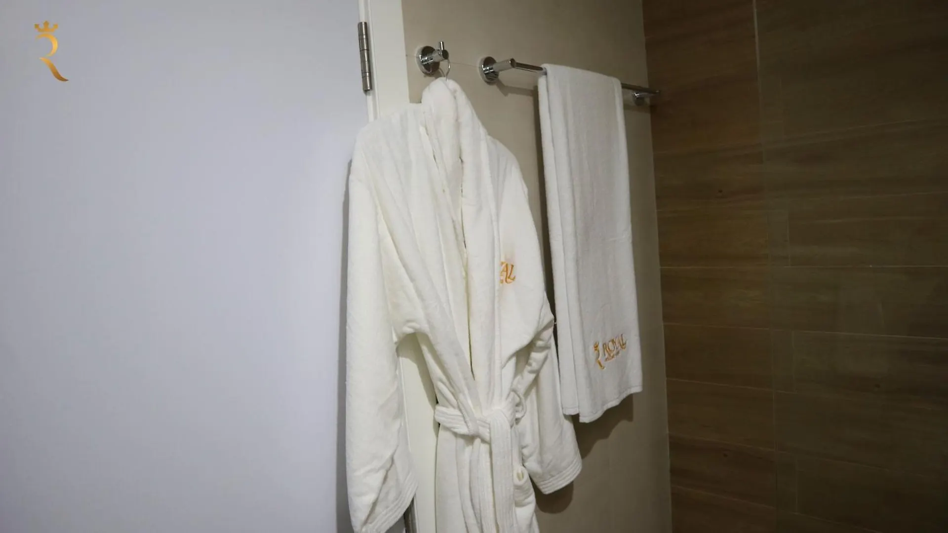 Aurora Your 2Br Duplex Transit Apartment In Masdar City Abu Dhabi