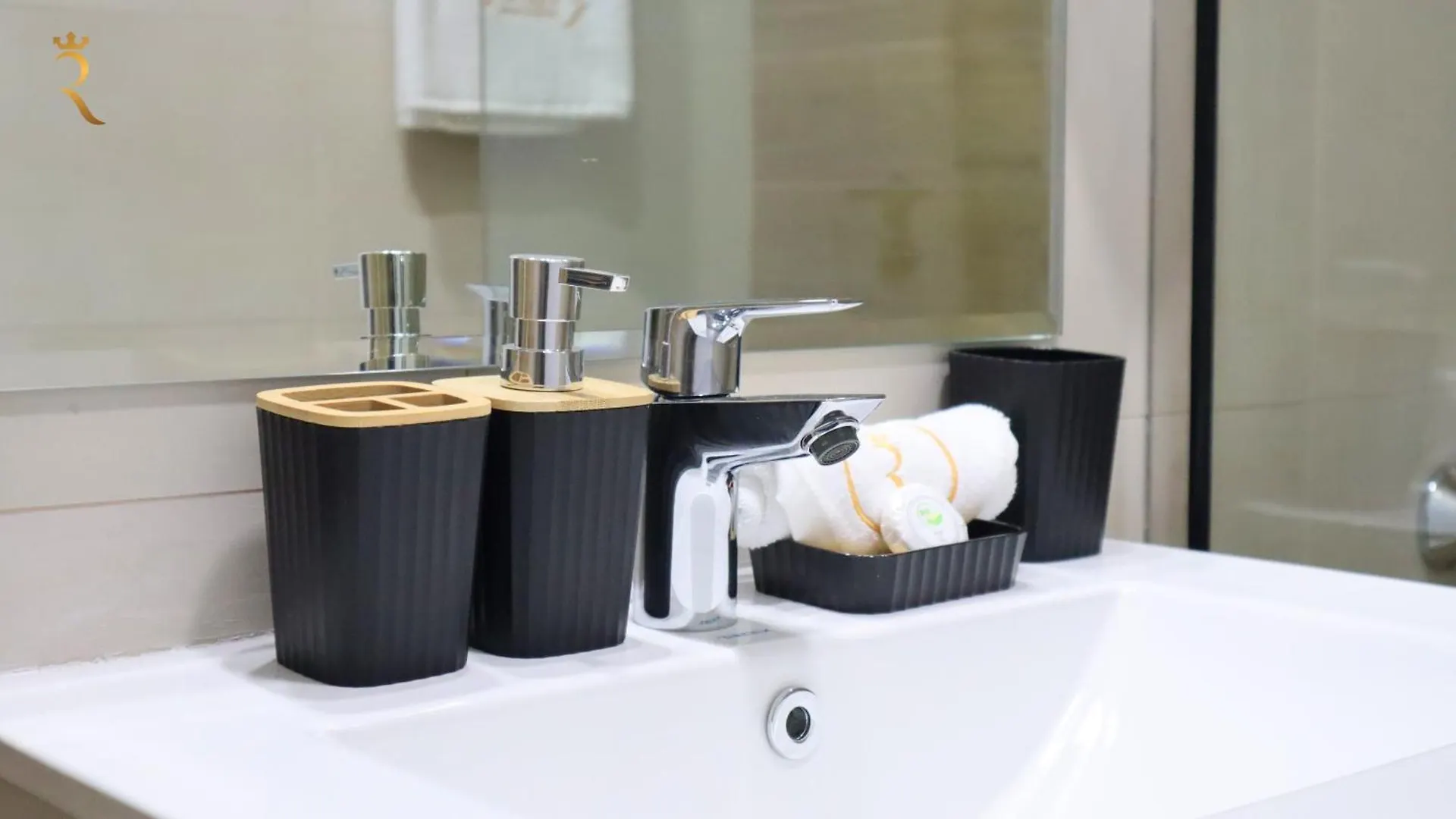 Aurora Your 2Br Duplex Transit Apartment In Masdar City Abú Dhabí